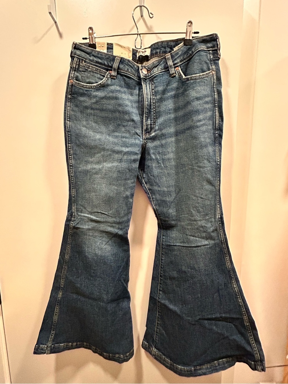 Wrangler retro Bailey high rise trumpet flare Jean